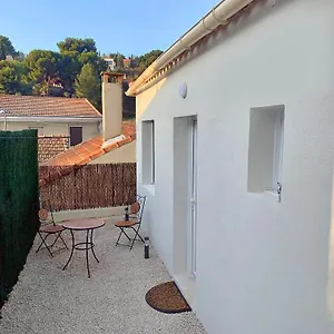 Petit Havre De Paix Sur Les Hauteurs De Marseille
