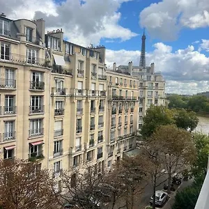 Avec Balcon Vue Tour Eiffel Paris